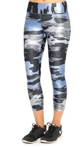 Terez Camo Capri Tall Band